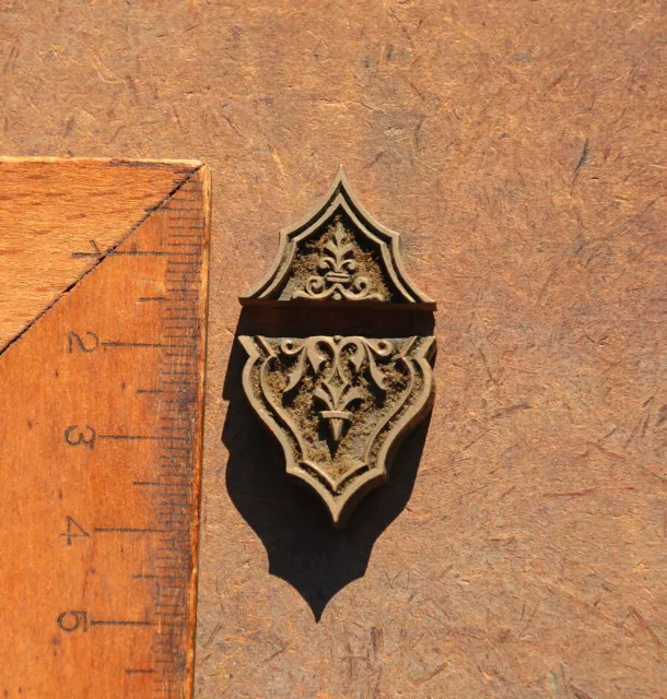 2x Messingornament Zierornament Messing Buchbinden Blindprägung Ornament Leder°