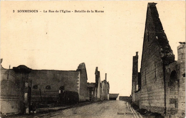 CPA SUMSOUS-La Rue de l'Église Battle de la MARNE (346357)