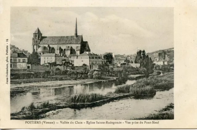 Carte Postale // La Vienne // Poitiers Vallee Des Clain Eglise Saint Radegone