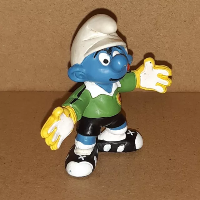 Vintage Schleich Goalkeeper Soccer Smurf model # 20525 2003 Peyo Figure 2