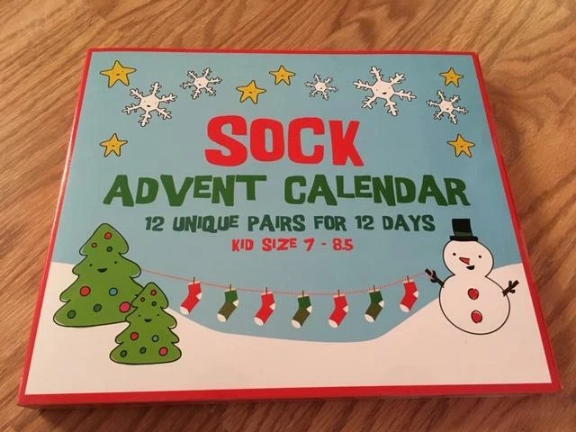 NEW! 12 pairs of Socks KIDS ADVENT CALENDAR Christmas Gift HOLIDAY TRADITION