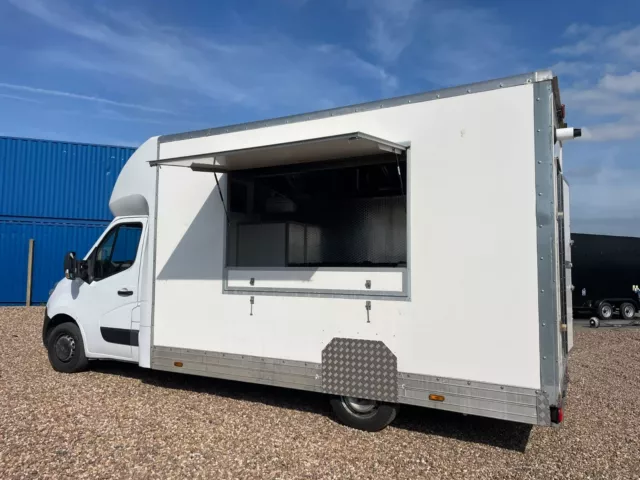 Renault 2016 Multi-Use Catering Van - Low Loader-EURO 6- Food Truck/Burger Van