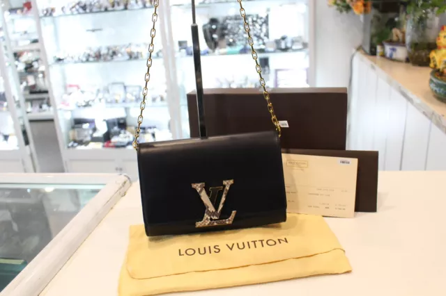 Louis Vuitton Chain Louise Clutch Leather GM Black