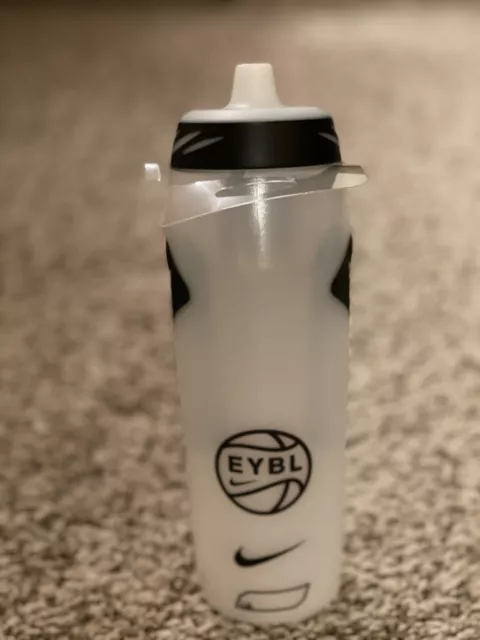 EYBL NIKE Hyperfuel 32oz Squeeze Water Bottle BPA-Free EYBL NIKE Hyperfuel 32oz Squeeze Water Bottle BPA-Free