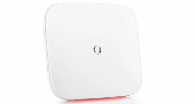 025B-VODAFONE STATION REVOLUTION ROUTER MODEM FIBRA ADSL con scatolo e ...