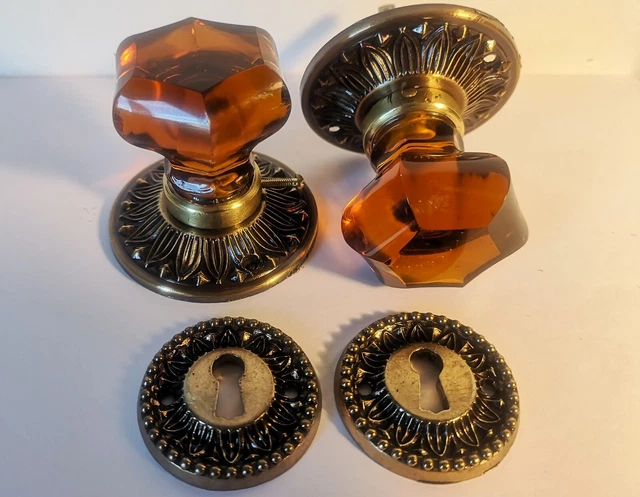 1 ANCIENNE Paire de POIGNÉES de PORTE / Verre AMBRE 50 mm -  BACCARAT le CREUSOT