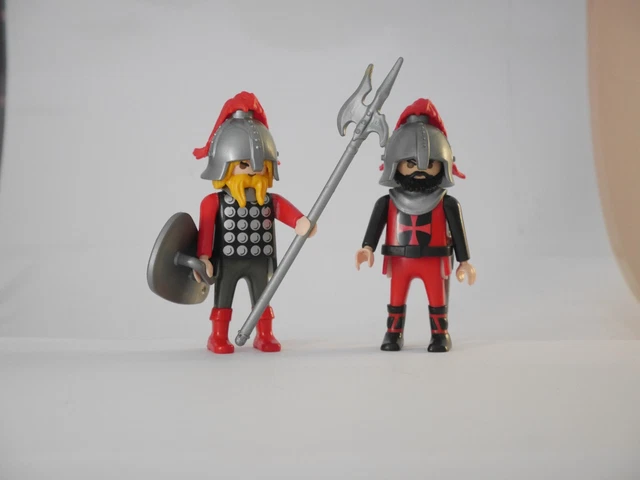 2 x CRUSADERS JERUSALEM ORDERS A PLAYMOBIL to