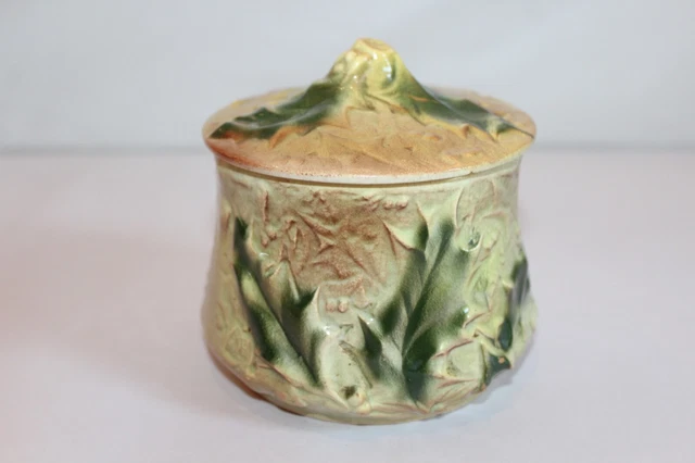 Bonbonnière ancienne en porcelaine de Limoges blanche et