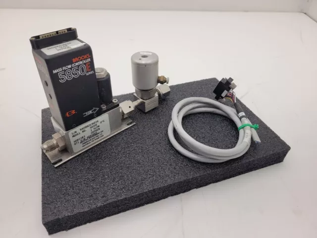 Brooks Instrument 5850E Mass Flow Controller MFC 5850E O2 Oxygen Gas 1 SLPM