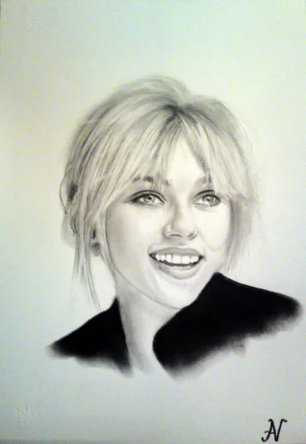 Scarlett Johansson - ritratto portrait grafite e carboncino cm. 33 x 48