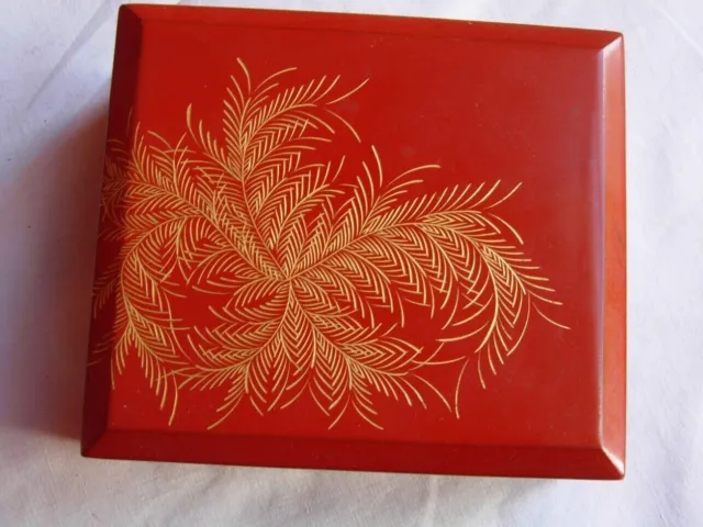 Japanese vintage red lacquer with gold decoration trinket box