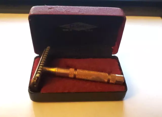 Vintage Gillette New Long Comb Razor w/Thin Common Bar Handle and Case