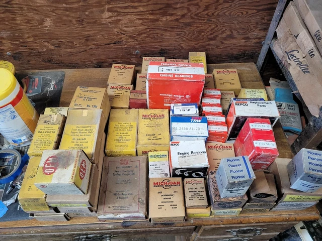 Large Lot Of vintage Parts Nos Federal,Michigan Engine Bearings,trw Plus More