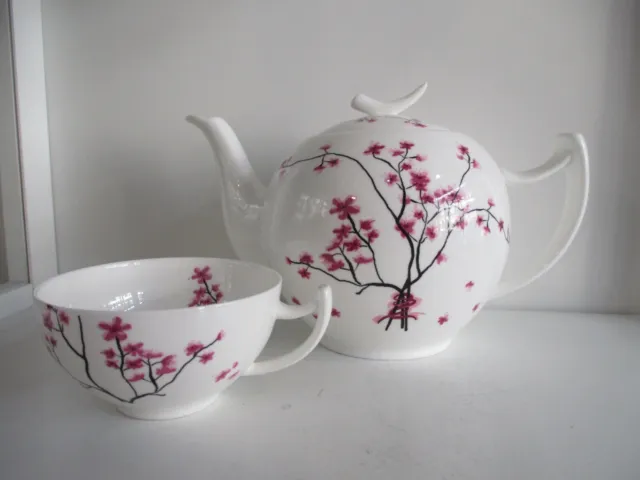 Tea Logic Teekanne ca. 1 L und eine Teetasse Cherry Blossom Kirschblüten