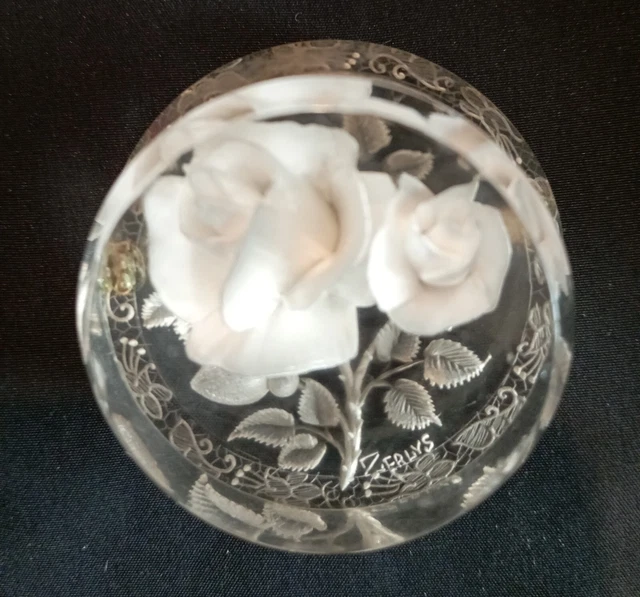 Broche De Deuil Art Déco En Lucite Avec Inclusion De Fleurs - Ancienne, Occasion