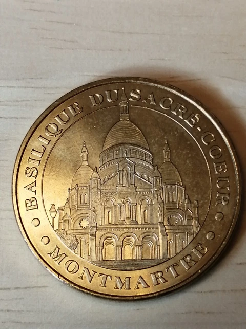 Soignantes, éboueurs, caissières : une médaille de la Monnaie de Paris