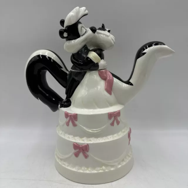 Looney Tunes Pepe Le Pew & Penelope Wedded Bliss Teapot Wedding Rare Small Chip