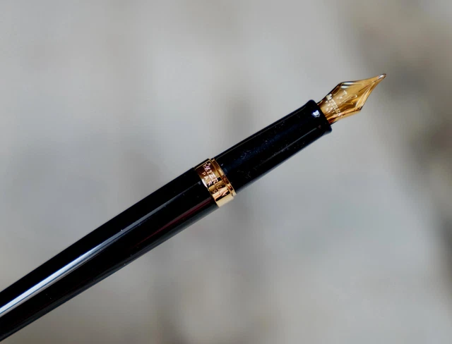 Stylo Plume Jinhao 18 KGP - Laqué Couleur Ivoire/crème - Plume Moyenne M - Neuf Sans Emballage