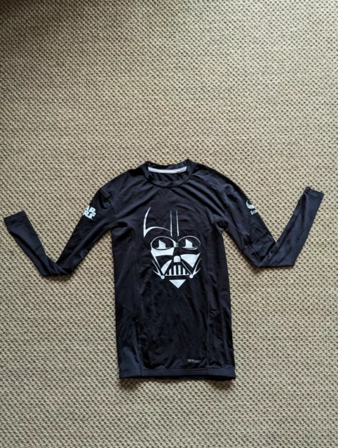 Sondico long sleeved stars wars active top ladies size small black and white