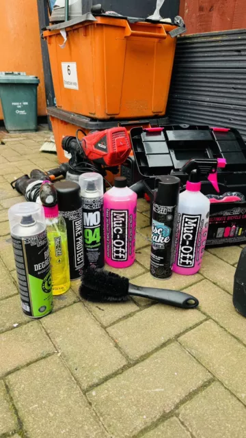 MUC-OFF Bike Cleaning And Maintaing Kit With Helmet Lock And Wall Bike Holder