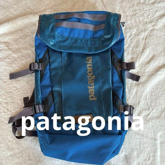 patagonia✳︎Black Hole Pack 35L　青 Patagonia Black Hole 35L Daypack - 2136cu in - Hike & Camp