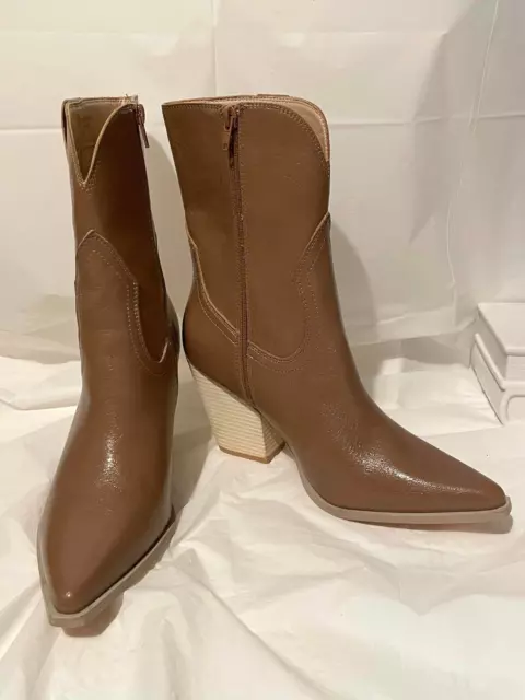 Oasis Society Western Beige Faux Leather Women’s boots. Size 8.5 New No Box