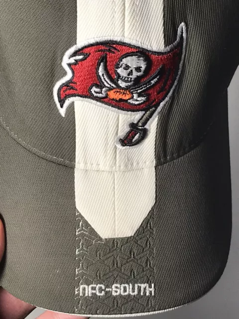 Tampa Bay Buccaneers Hat Cap Reebok One Size Flex Stretch Fit White Stripe NFL