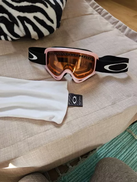 ski goggles womens oakley