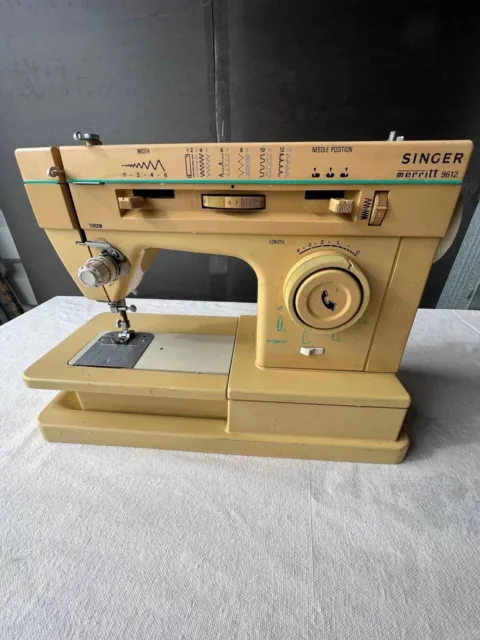 Rare Vtg Singer Merritt 9612 Sewing Machine. Retro 1980's