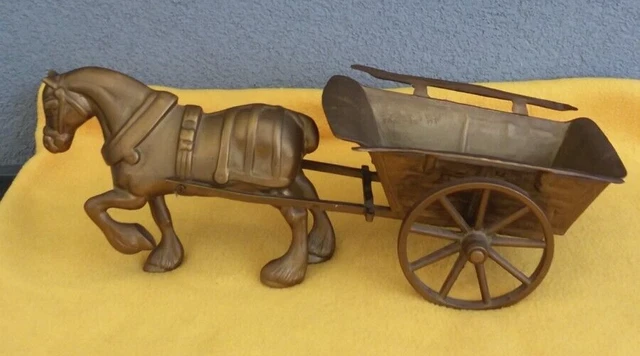 quiralu Cheval et sa charrette agricole