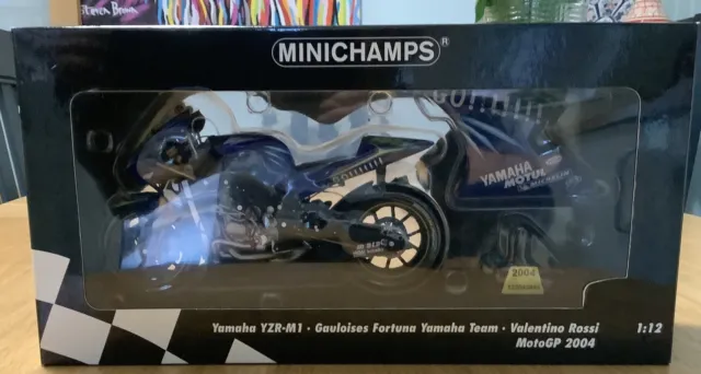 Minichamps Valentino Rossi Yamaha YZR-M1 Gauloises Furtuna MotoGP 2004