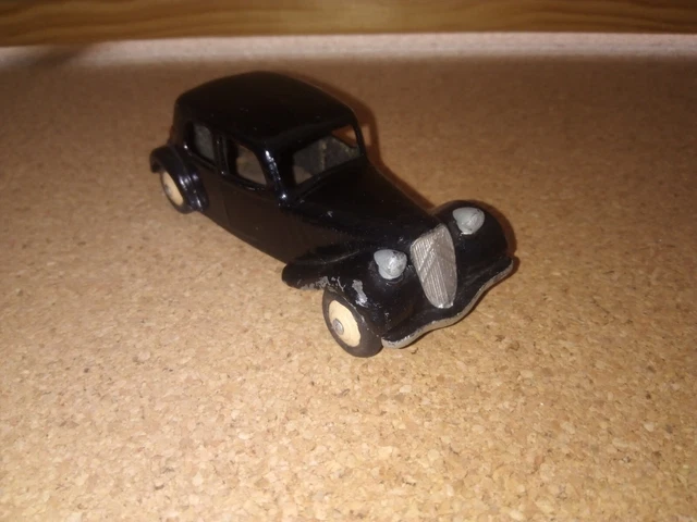 Dinky Toys N°24N – Citroën Traction Avant (grande Gravure, France)