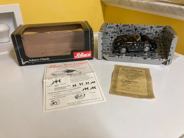 Schuco Classic Porsche Spyder – Examico 01861 – Série Limitée Fletcher Aviation – Gris