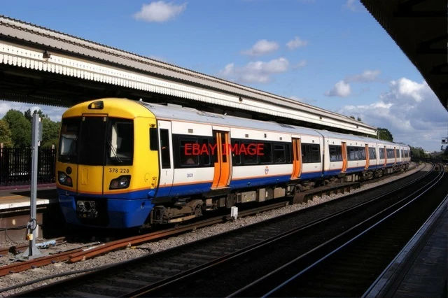 ACC3048 Class 377 'Electrostar' 4-car EMU 377205 Southern Green & White