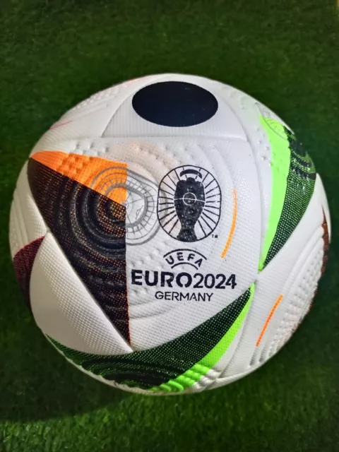 BALLON UEFA SOCCER Euro 2024 Allemagne Taille 5 Haute Visibilité EUR 46,18  - PicClick FR