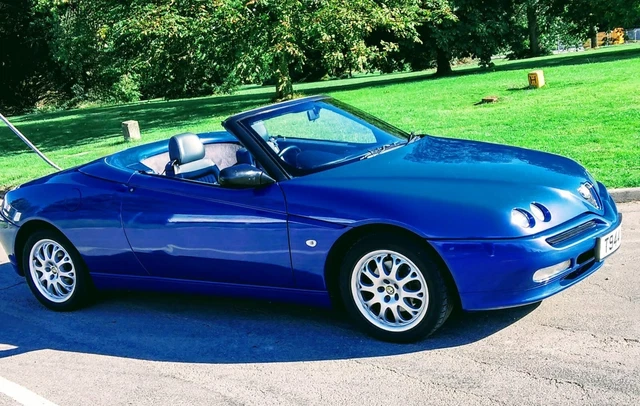 Alfa Romeo Spider 916 Phase 2 155 BHP. Rare car.