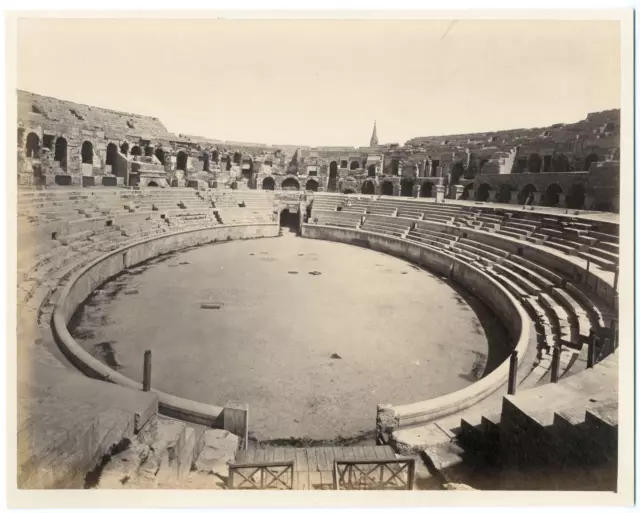 France, Nimes, intérieur des Arènes  vintage albumin print Tirage albuminé