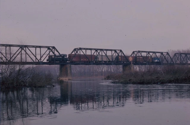 Conrail 9164 NW2 Lewisburg,PA L&T 2 35mm Original Kodachrome Slide