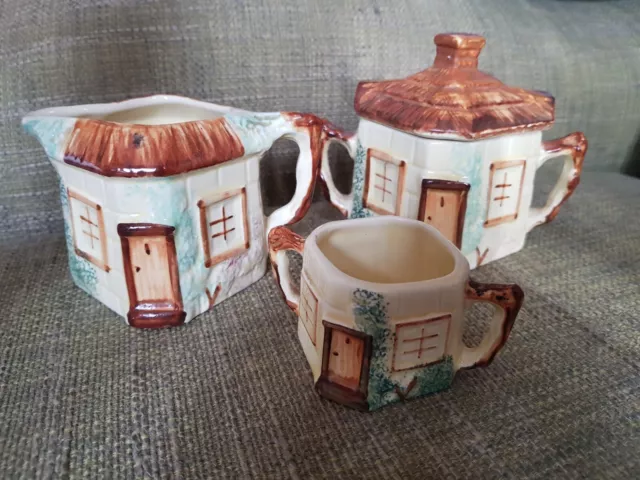 3 x Piece Set of KSP Keele Street Pottery Cottage, Lidded Sugar Bowl &Jug