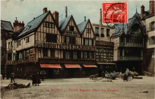 CPA REIMS - Old Houses. Place des Marches (741983)