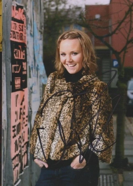 Charlie Brooks    **HAND SIGNED**  6x4 photo  ~  Eastenders  ~  AUTOGRAPHED