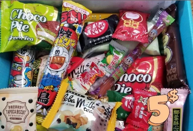 30 Piece Snack Candy Gift Box Japanese Korean Dagashi Ramen Sample Lot US SELLER