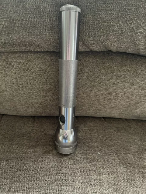 Maglite Flashlight 3D Cell Heavy Duty MAGLIGHT Made In USA TESTED WORKING Maglite Flashlight 3D Cell Heavy Duty MAGLIGHT Made In USA TESTED WORKING