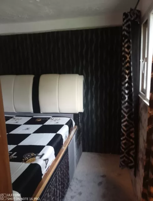 Shipping container Studio 20ft × 8 Ft Shipping container Studio 20ft × 8 Ft