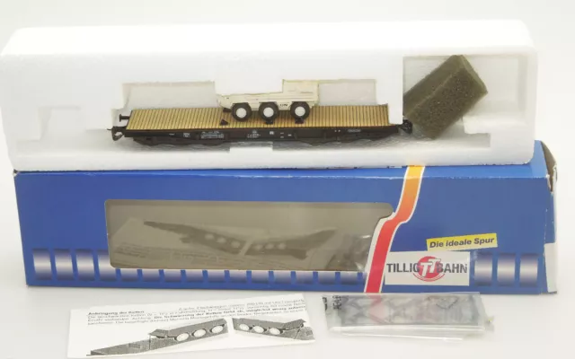 Tillig/Schwaetzer Waggonbau Spur TT 95012 DB Flachwagen beladen mit UN Fahrzeug