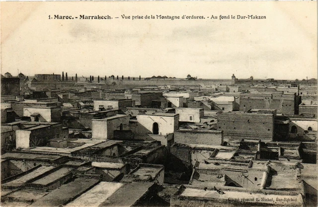CPA AK Marrakech - Vue prise de la Montage d'Ordures MAROC (963630)