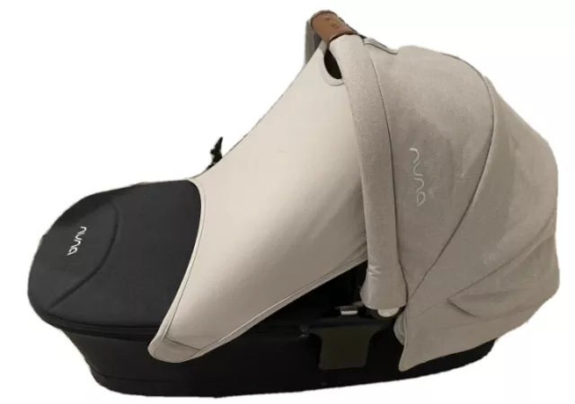 Nuna Triv Carrycot Stubenwagen Baby-Lie-Flachholz gebraucht