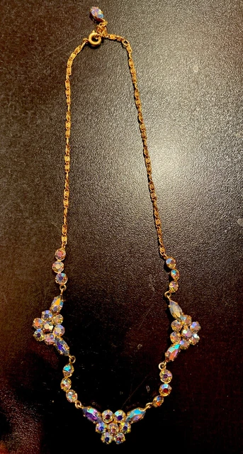 Collier Fantaisie Doré Isabelle Vittori - Pendentif 'Le Monde Le Parfum' - Occasion Bon état