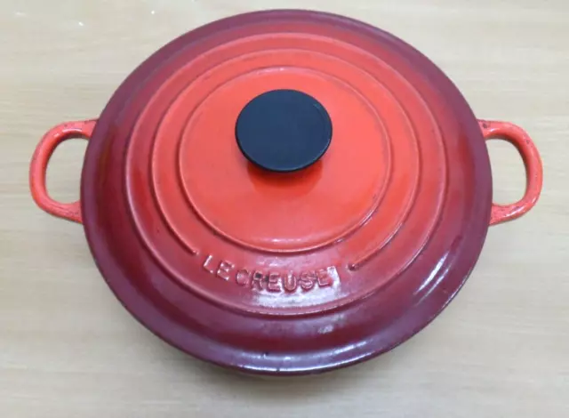 LE CREUSET Casserole Dish Round Red/Cerise- 25CM WIDE