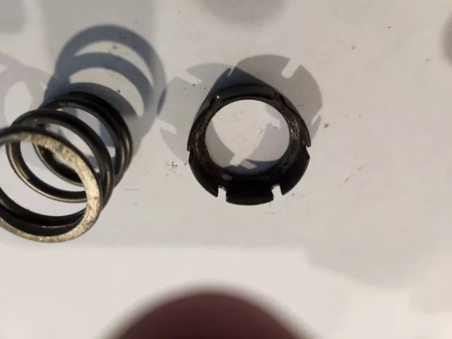 C4 1990 1996  CORVETTE Steering Column upper bearing spring and cap